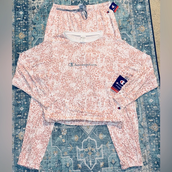 🆕CHAMPION Pink Leopard Hacci Pajama Set, Size Medium - Picture 4 of 14